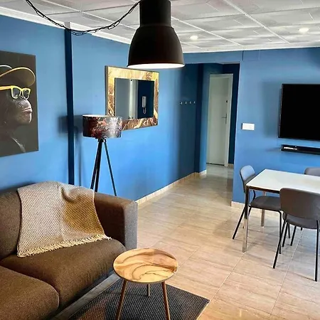 8 Min Walk To The & 10 Min Walk To Convention Centre ! Διαμέρισμα