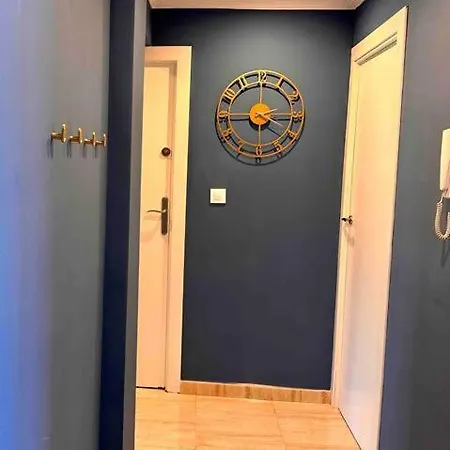8 Min Walk To The & 10 Min Walk To Convention Centre ! Βαρκελώνη