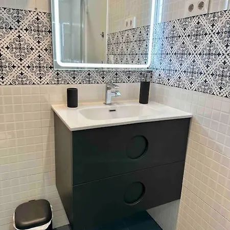 8 Min Walk To The & 10 Min Walk To Convention Centre ! * Βαρκελώνη