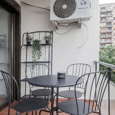 Διαμέρισμα 8 Min Walk To The & 10 Min Walk To Convention Centre ! Βαρκελώνη