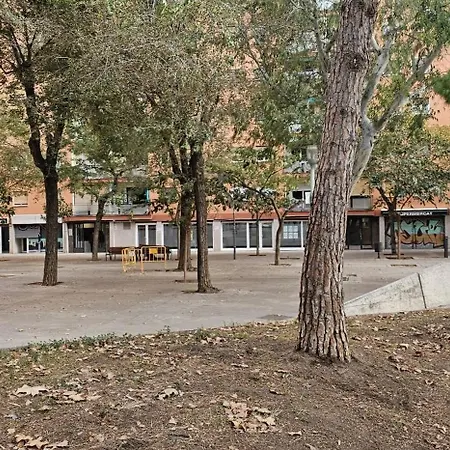 Διαμέρισμα 8 Min Walk To The & 10 Min Walk To Convention Centre ! *